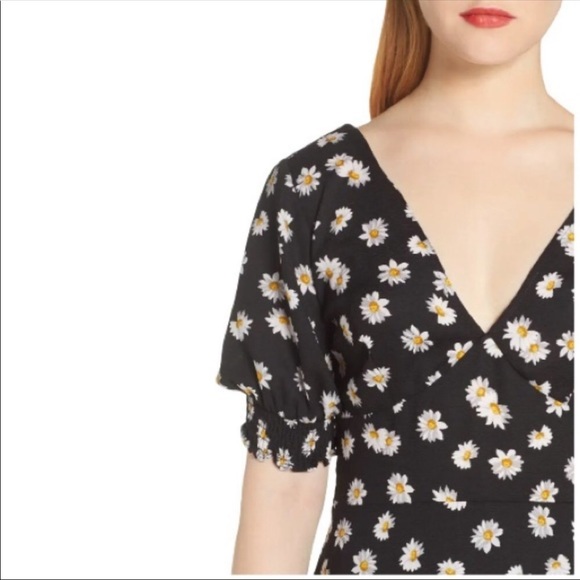 Ali & Jay Flower Child Dress - Picture 4 of 10